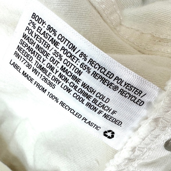 NWT Mid-Rise Raw Hem Midi Jean Shorts in White Size 12/31 - Picture 10 of 12